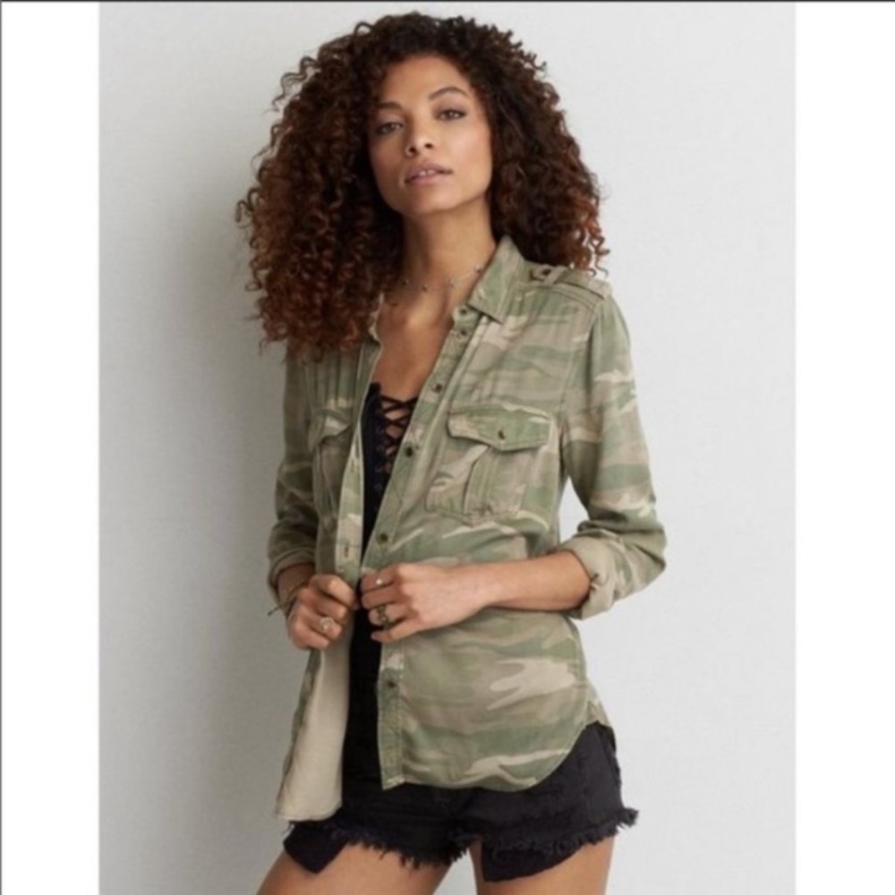 American Eagle “Stay Lovely” button down